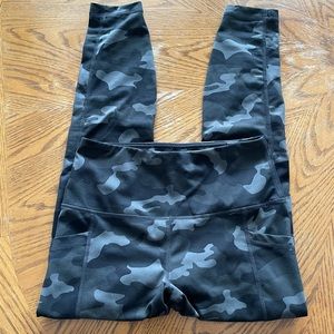 90 Degree camo high waisted leggings size S